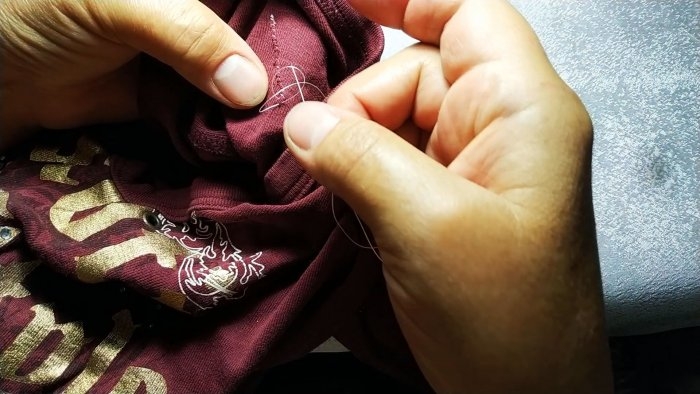 Как незаметно и аккуратно зашить дырку в одежде