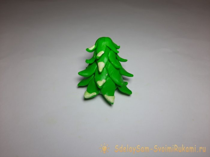 Как сделать красивую елочку из пластилина